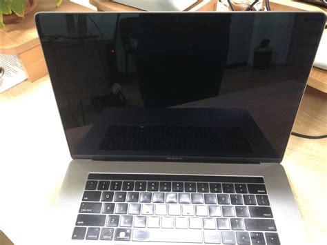 MacBook Pro 15-inch, 2018 I7 16гб SSD 256Гб AMD Radeon Pro 555X: 17 500 ...