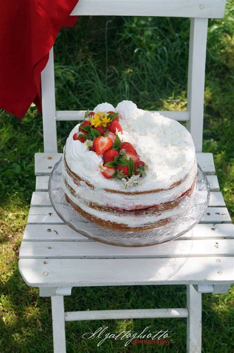 Sweet Friday Naked Cake Fragole Panna E Meringa Ilgattoghiotto It