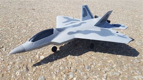 Самолет F22 Raptor на радиоуправлении - YouTube