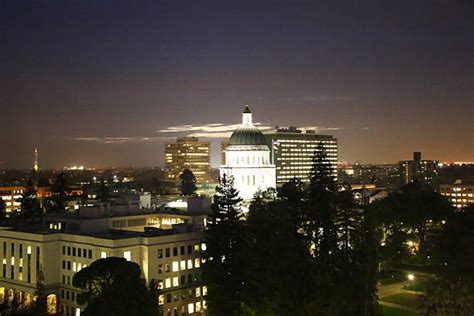 90+ Sacramento Night Skyline Stock Photos, Pictures & Royalty-Free ...