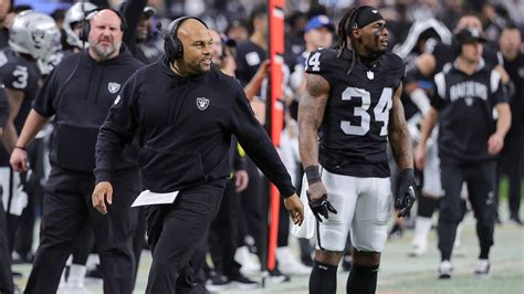 Raiders Antonio Pierce Floated As Candidate For Giants Dc Job
