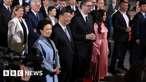 Il Presidente Cinese Xi Jinping Riceve Un Ricevimento Ufficiale In Serbia