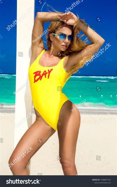 Beautiful Sexy Blonde Model Girl Bikini Foto Stok 1448847101 Shutterstock