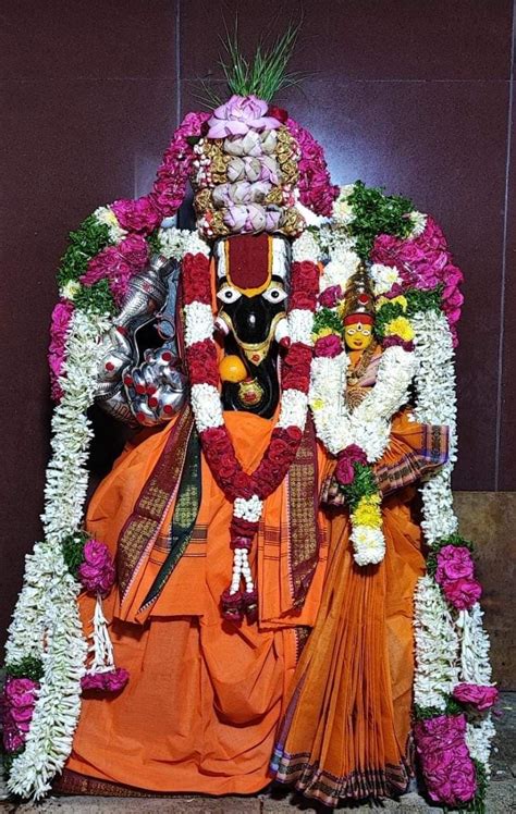 Pin By Malvica Alwa On Decor Halloween Wreath Lord Ganesha Decor