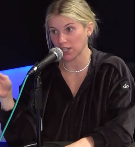 Kelly Stafford Slams Media Outlets For Saying Matthew Paid For Her Boob Job Free Beer And Hot