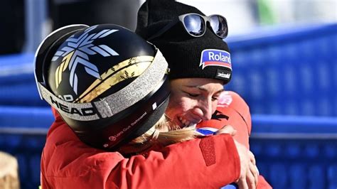 Mondiaux de ski alpin Flury titrée en descente Suter en bronze