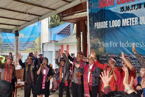 Sukses Hari Ulos Nasional Ke Ix Di Danau Toba Ulos Meter Akan