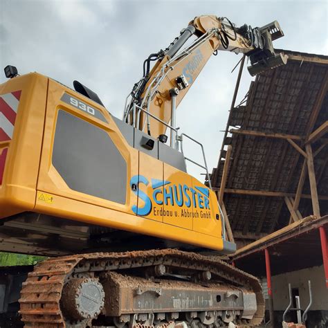 Schuster Erdbau und Abbruch Abbruch von Gebäuden Bauwerken oder Brücken