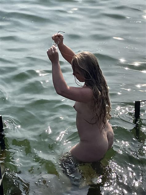 Wifes Nude Swim Scrolller