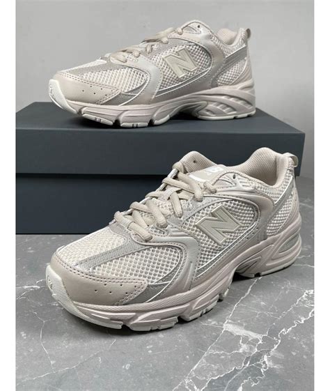 NEW BALANCE Бежевые текстильные кроссовки 530 для женщин – купить в ...