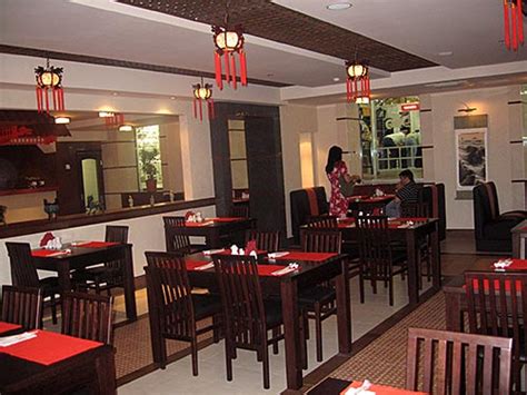 Деревянные столы для кафе