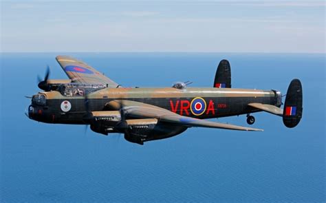 Canadas Last Flying Lancaster Bomber Gets A Makeover Cbc News