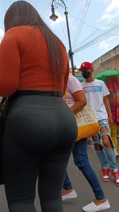 Joven Milf En Leggins Con Tremendas Tetas Y Culo Spandex Leggings Yoga Pants Forum