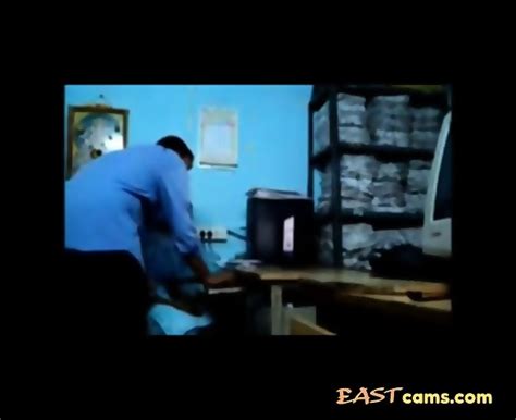 INDIAN CAUGHT SEX Dont Miss