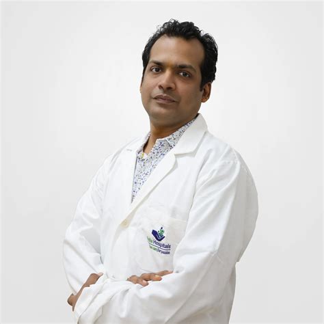 Dr. Varun Aggarwal – Leading Orthopedic Specialist at Felix Hospital