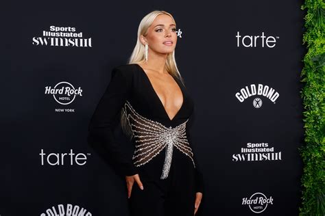 Livvy Dunne Wows Friends and Fans With Wonder Woman Costume - Newsweek