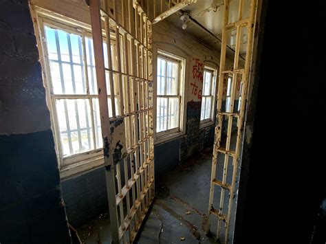 Lawrence County Jail B&B - Limestone Country