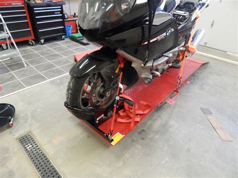 Harbor Freight CENTRAL HYDRAULICS High Position Motorcycle Lift Has