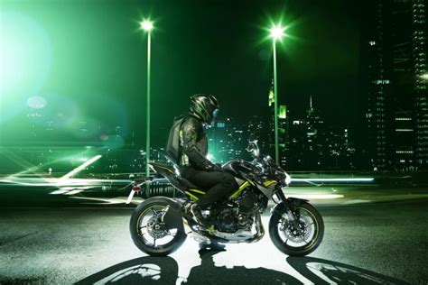 Así es la nueva Kawasaki Z la moto naked superventas se renueva y la podrás seguir