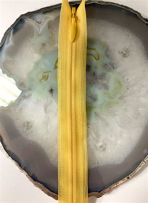 Молния японская потайная YKK 25 см, темно-желтая, желтая молния купить ...