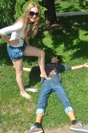 Chrissy Walks Around Nude In Cap D Agde Porn Pic