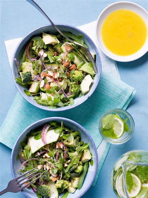 Salade De Brocoli Courgette Avocat Cresson Oignon Rouge Citron