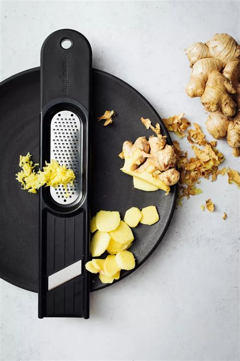 Инструмент 3 в 1 джинджифил, неръждаема стомана, черен - Microplane ...