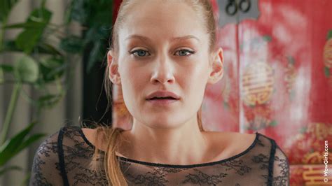 Liz Ocean Tiffany Tatum Open Legs Porn Pic