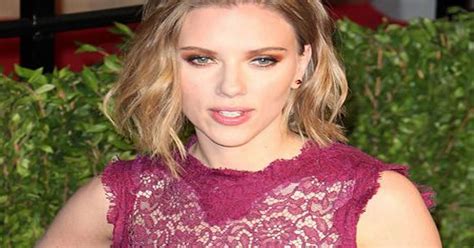 Scarlett Johansson Contacts Fbi Over Naked Pictures Leak Ok Magazine