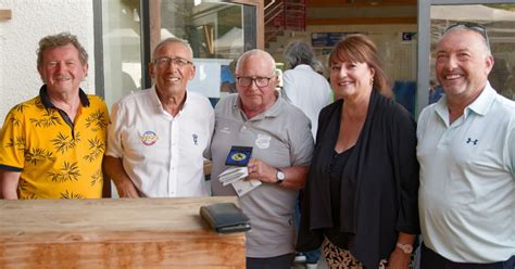 Feurs Le Pr Sident De Lentente Sportive Bouliste Claude Gay Peiller R Compens Pour Son