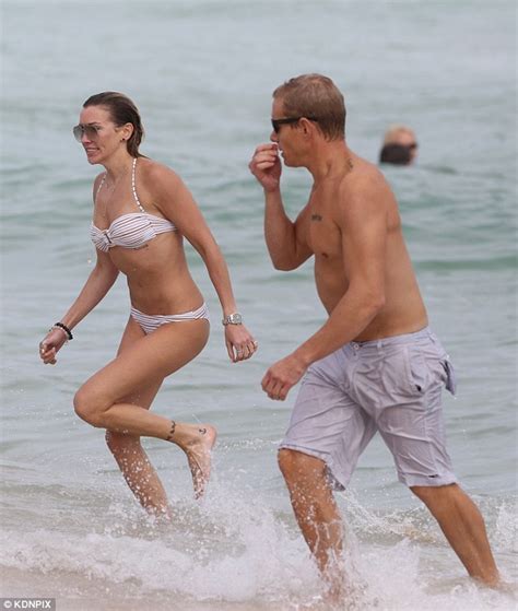 Katie Cassidy Flaunts Her Figure In White Bikini At Miami Beach Daily Mail Online