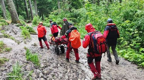 B Rbat Accidentat Pe Munte Salvat De Jandarmi I Salvamonti Ti