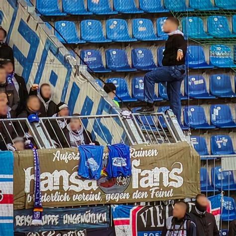 Fotos Galerie Gästefans 1 FC Magdeburg FC Hansa Rostock 12 11