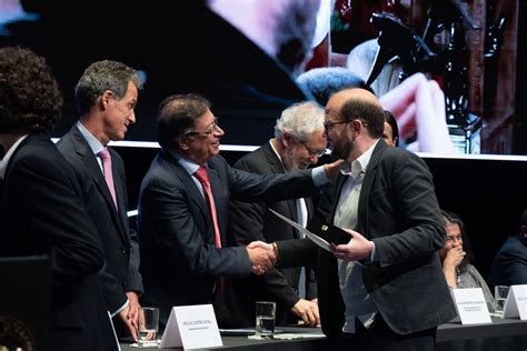 Entrega de Premio Nacional de Periodismo Simón Bolívar » Reporteros