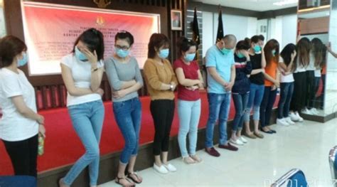 Busett Mucikari Muda Asal Bandung Ini Jual Wanita Cantik Ke Pria