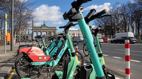 E Scooter In Paris Vor Dem Aus Kommt Auch In Berlin Ein Verbot