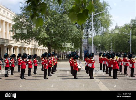 Band Of The Irish Guards London Stock Photo Alamy