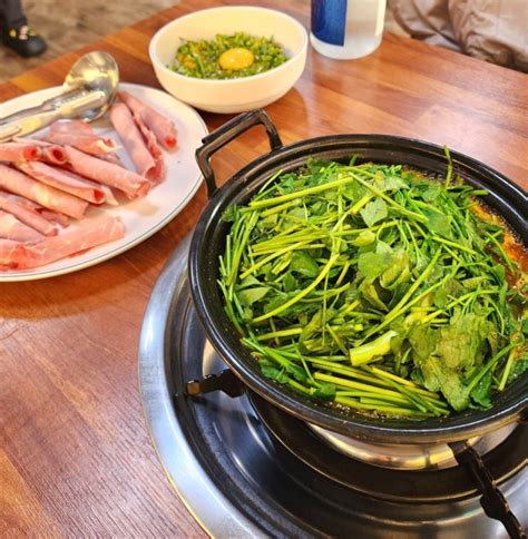 용운동 맛집 황씨 버섯 샤브샤브 칼국수 Feat 얼큰 버섯 칼국수 소고기 샤브샤브 왕만두와 탕후루 네이버 블로그