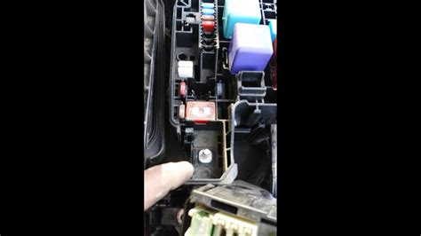 Replacing 120 Amp Altenator Fuse 2004 Toyota Camry Youtube