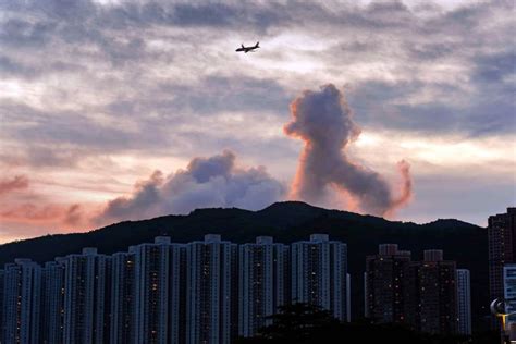 Dog Shaped Cloud Delights Hongkongers As Observatory Issues Reminder To