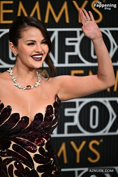 Selena Gomez Sexy Shows Off Her Hot Cleavage In A Mesmerizing Dress At The Th Primetime Emmy