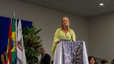 Prefeita De Balneário Camboriú - Juliana Pavan toma posse como primeira prefeita de Balneário Camboriú ...