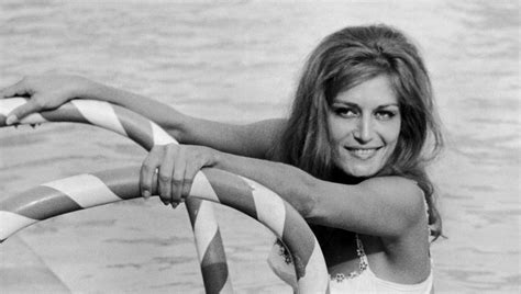 Tubes Co Itsi Bitsi Petit Bikini Un Tube Estival Pour Le Solstice D Hiver France Inter