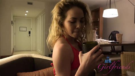 Angel Se Quita El Bikini Para Divertirse Un Poco En El Dormitorio XHamster