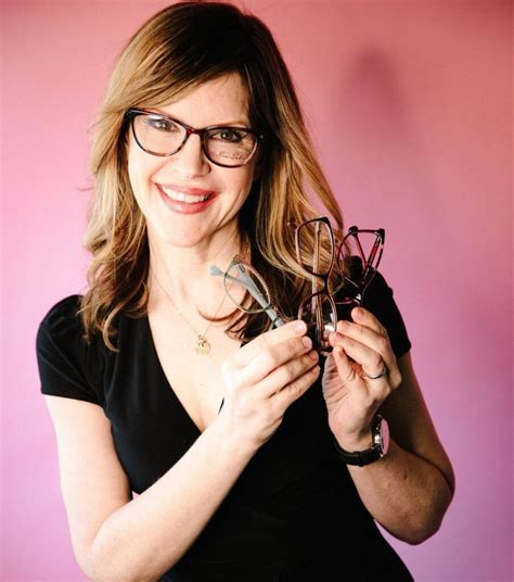 Lisa Loeb Net Worth Age Husband Divorce And Earnings Dreamlife24