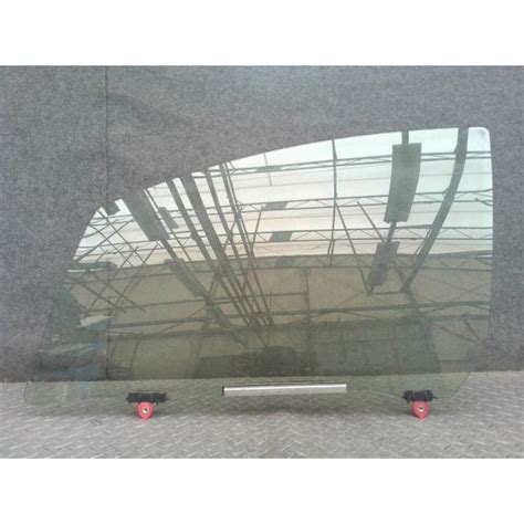 ヴィッツ DBA-NCP131 左Fドアガラス 68120-52400 : 国際オートパーツヤフー店 - 通販 - Yahoo!ショッピング