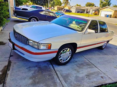 1995 Cadillac DeVilleConcours Sedan 4D