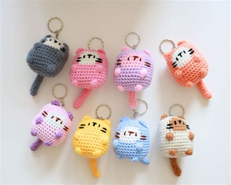 crochet cat keychaincartoon animal key chainhand crocheted small cat