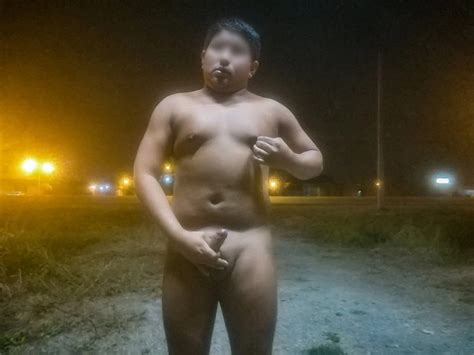 Desnudito Y Excitado Exhibiciendome En Las Calles Nocturnas Nude