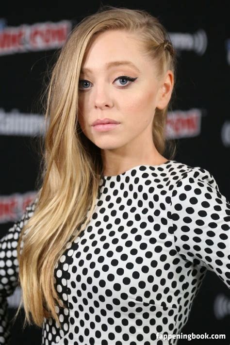 Portia Doubleday Nude OnlyFans Leaks Fappening FappeningBook